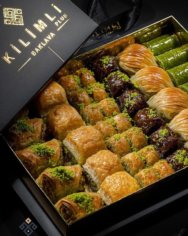 Fıstıklı Special – Kilimli Baklava Denizli